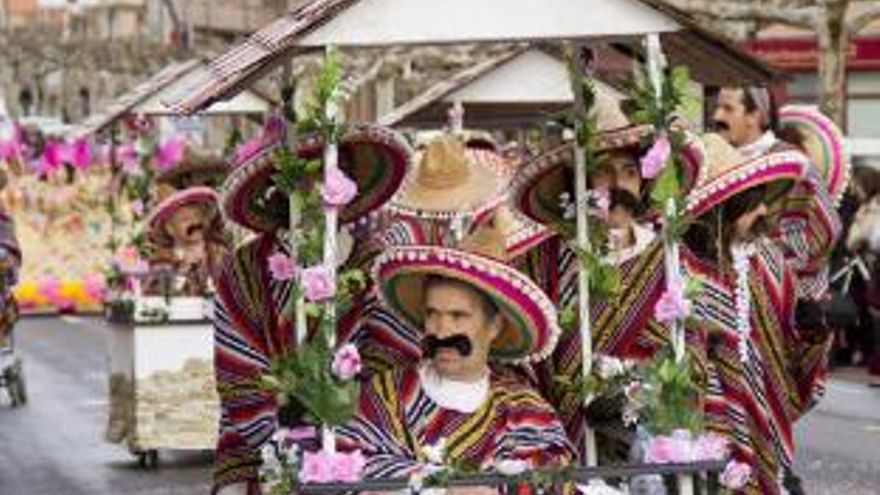 Piñata Astorga 2012. Imagen: Ciber@stor