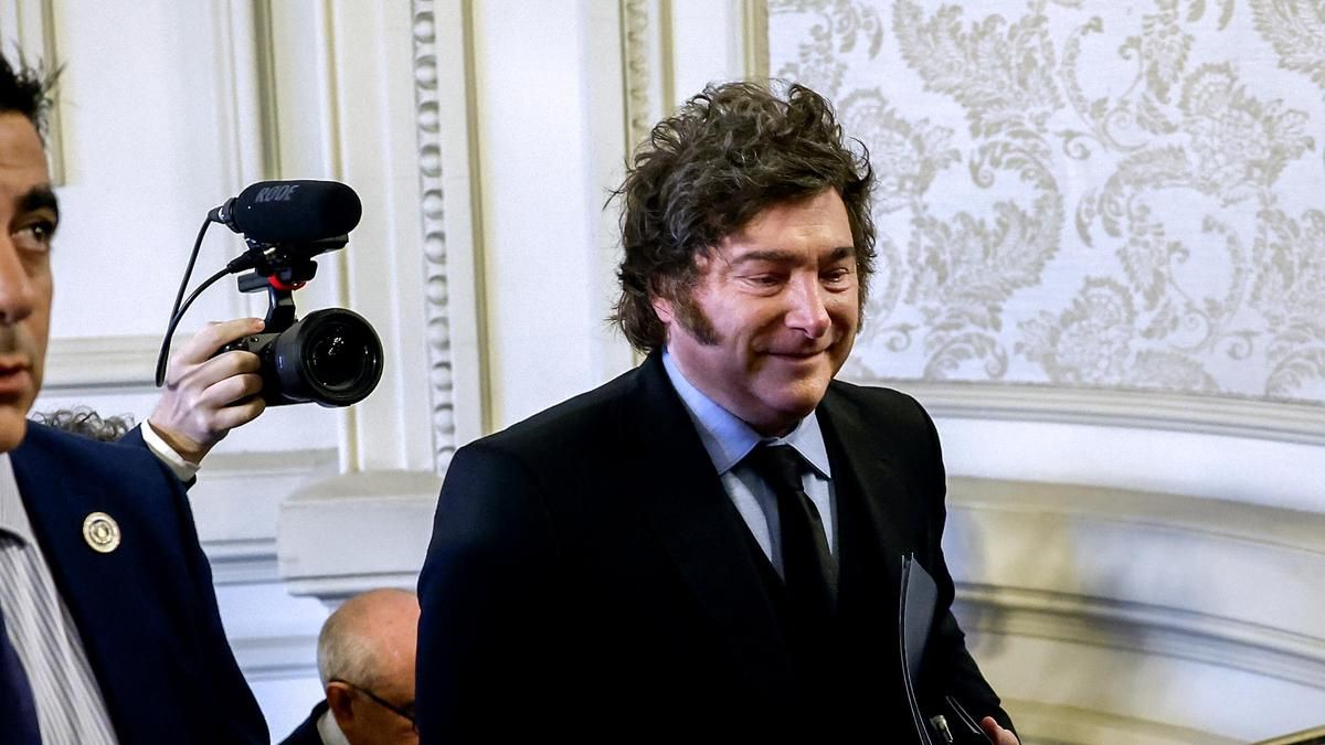 El presidente de Argentina, Javier Milei, llega al desayuno informativo del Fórum Europa del que es protagonista este miércoles en Madrid.