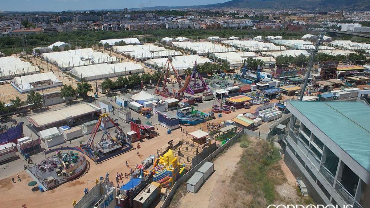 Imagen aérea de la Feria en el recinto del Arenal.