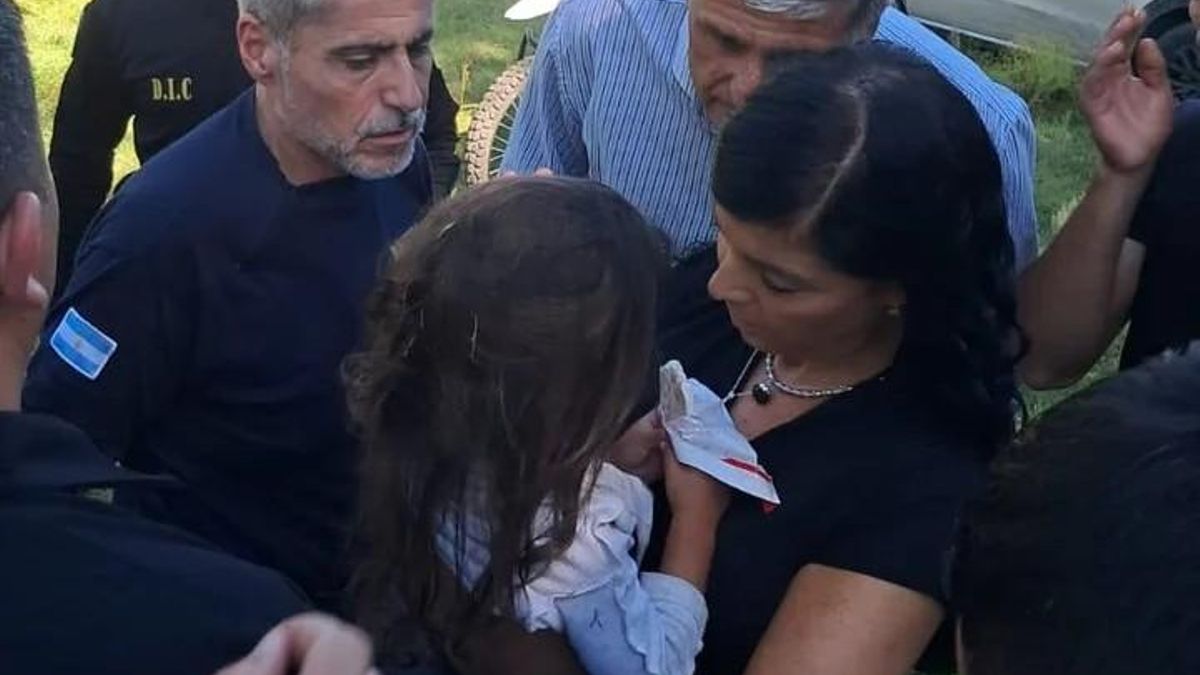 Esmeralda fue hallada cerca de su domicilio, en Cosquín.