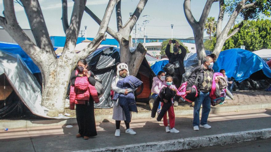 Norma de expulsión de EE.UU. aplica a niños migrantes que van solos, dice juez