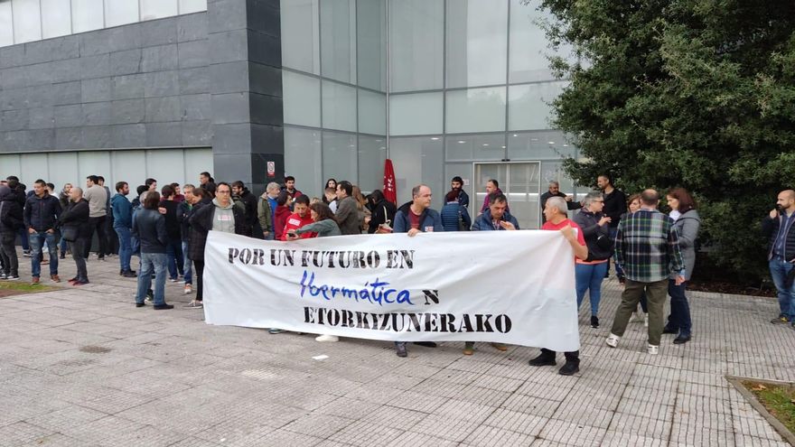 Huelga en Ibermática por el convenio con la atención informática a Osakidetza y Euskotren blindada por los servicios mínimos