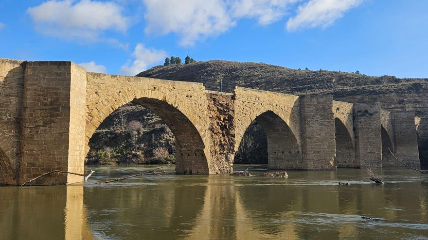 Desprendimiento en el puente gótico de Briñas: un estudio valorará las obras