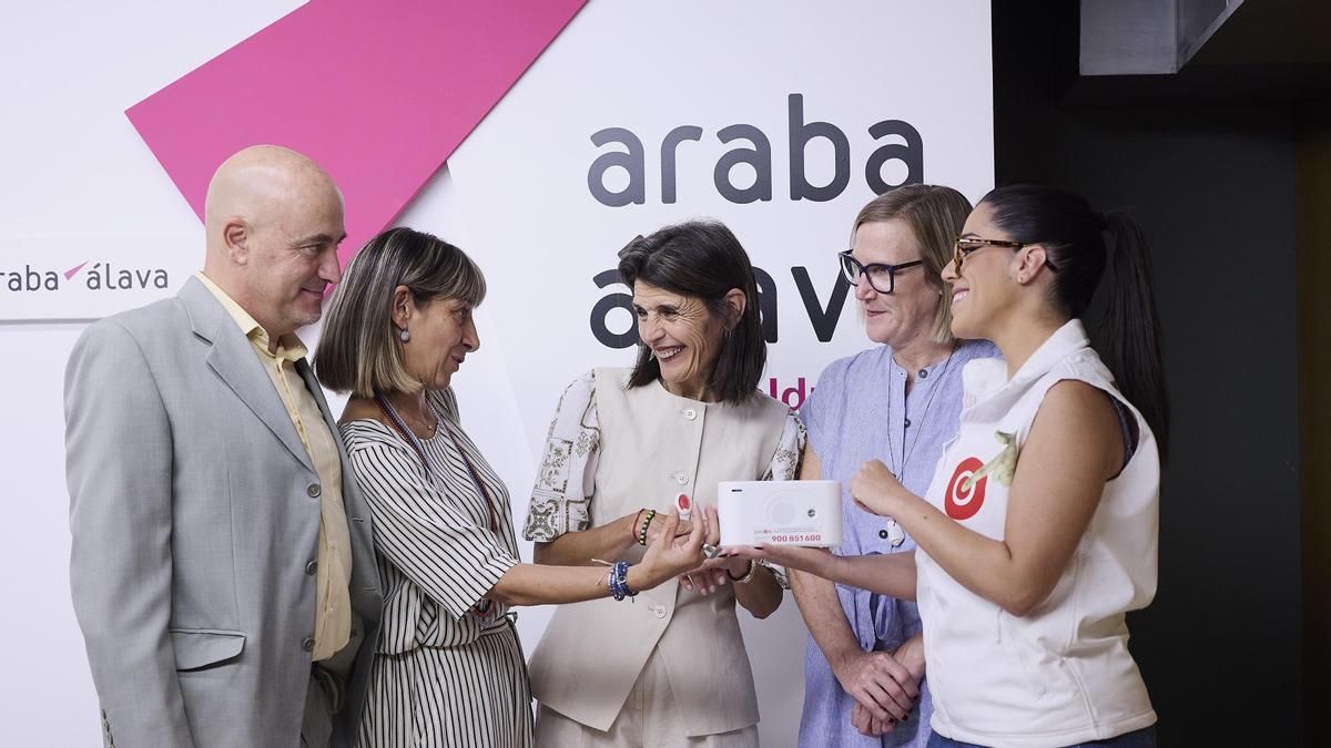 El Gobierno vasco insiste en que ampliará hasta los siete años las ayudas de 200 euros mensuales por hijos antes de 2028