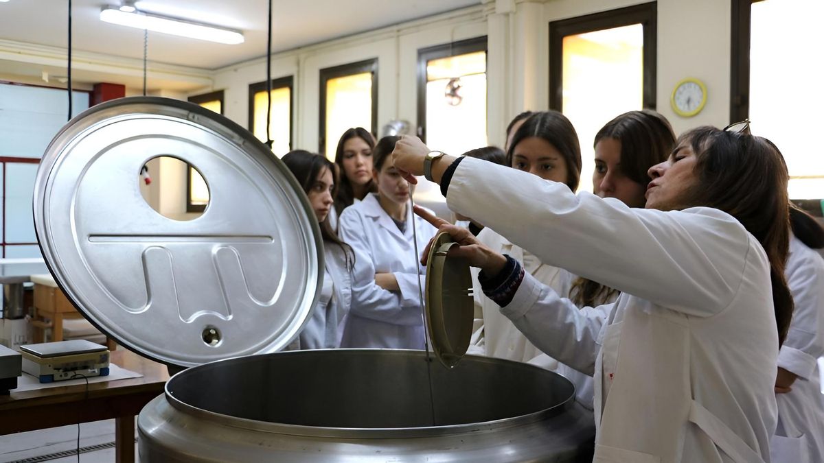 El experimento de unos estudiantes de instituto en León descubre una nueva especie de alga para la ciencia