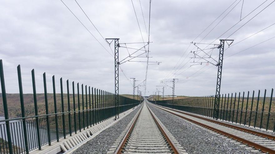 Viaducto sobre el Almonte