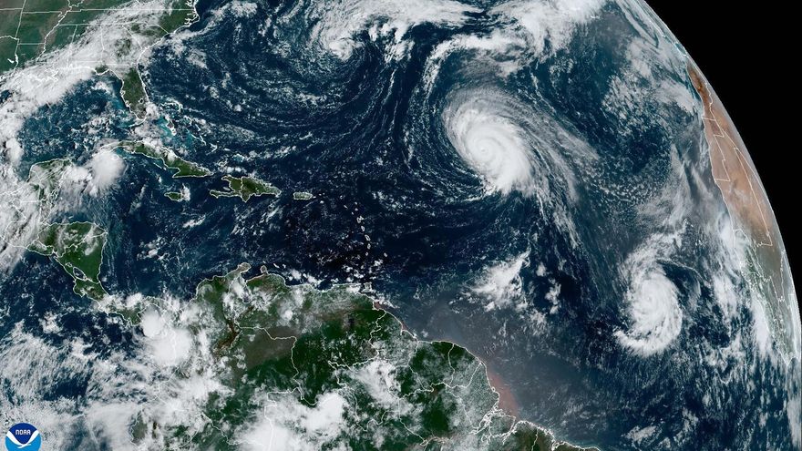 Cinco islas de Canarias, en prealerta por los efectos del huracán Kirk en el Atlántico