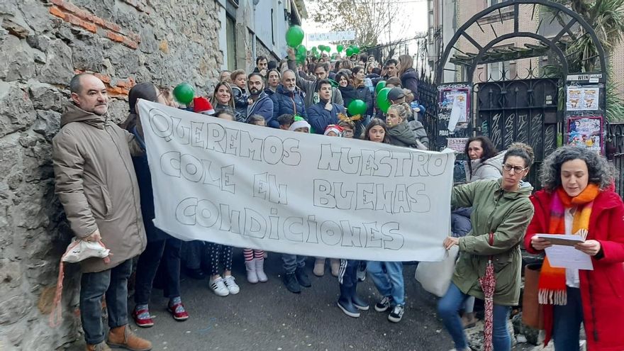 Padres, profesores y alumnos reclaman en Santander un CEIP Menéndez Pelayo "en buenas condiciones y cuanto antes"