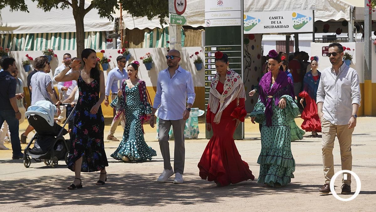 La Feria de Córdoba se abona a una jornada suave antes del aumento de la temperaturas
