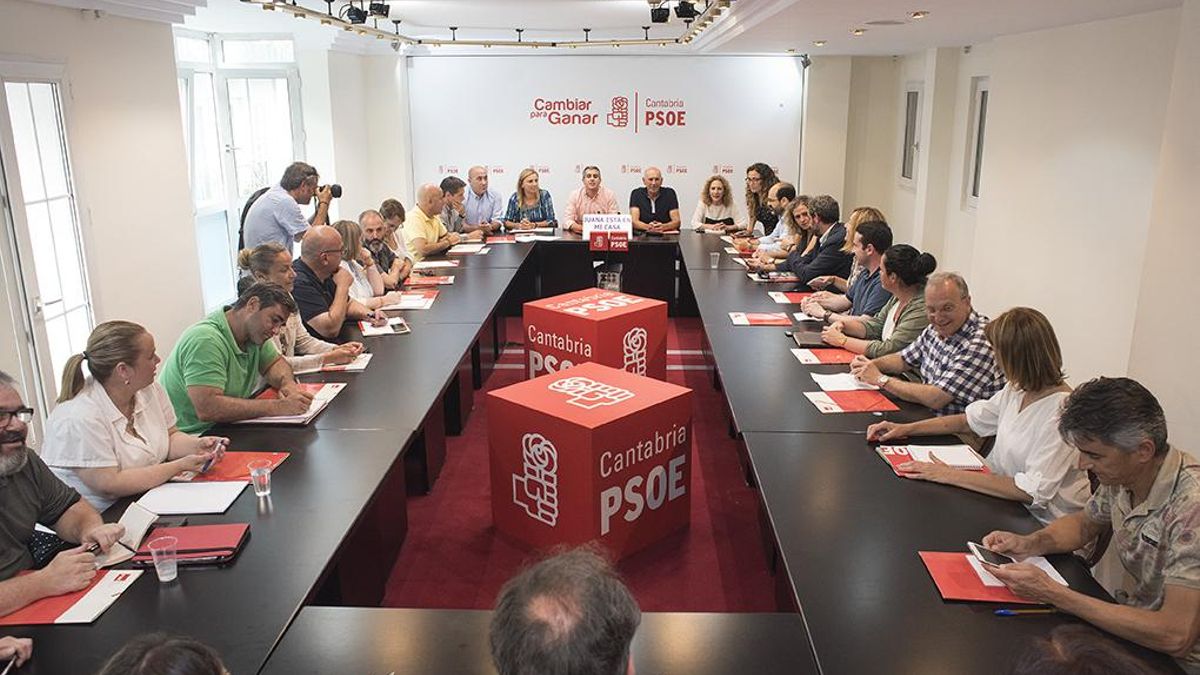 Reunión de la Comisión Ejecutiva Regional del PSOE de Cantabria. |