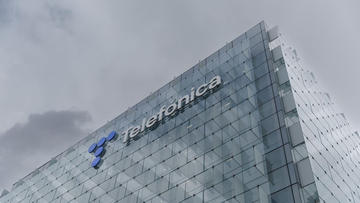 Telefónica firma los ERE con una última rebaja de despidos: el ajuste definitivo será de 4.525 empleados