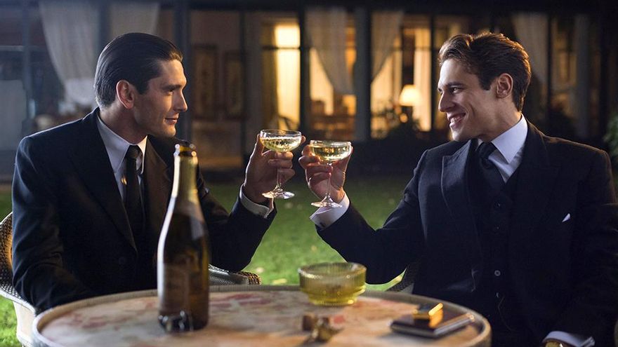 Francisco y Carlos, Yon González y Martiño Rivas, en 'Las chicas del cable'