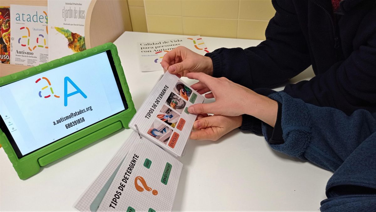  a·Autismo  ofrece apoyos para el aprendizaje diario y ofrece recursos a colegios y centros como el Colegio La Salle Franciscanas de Zaragoza.