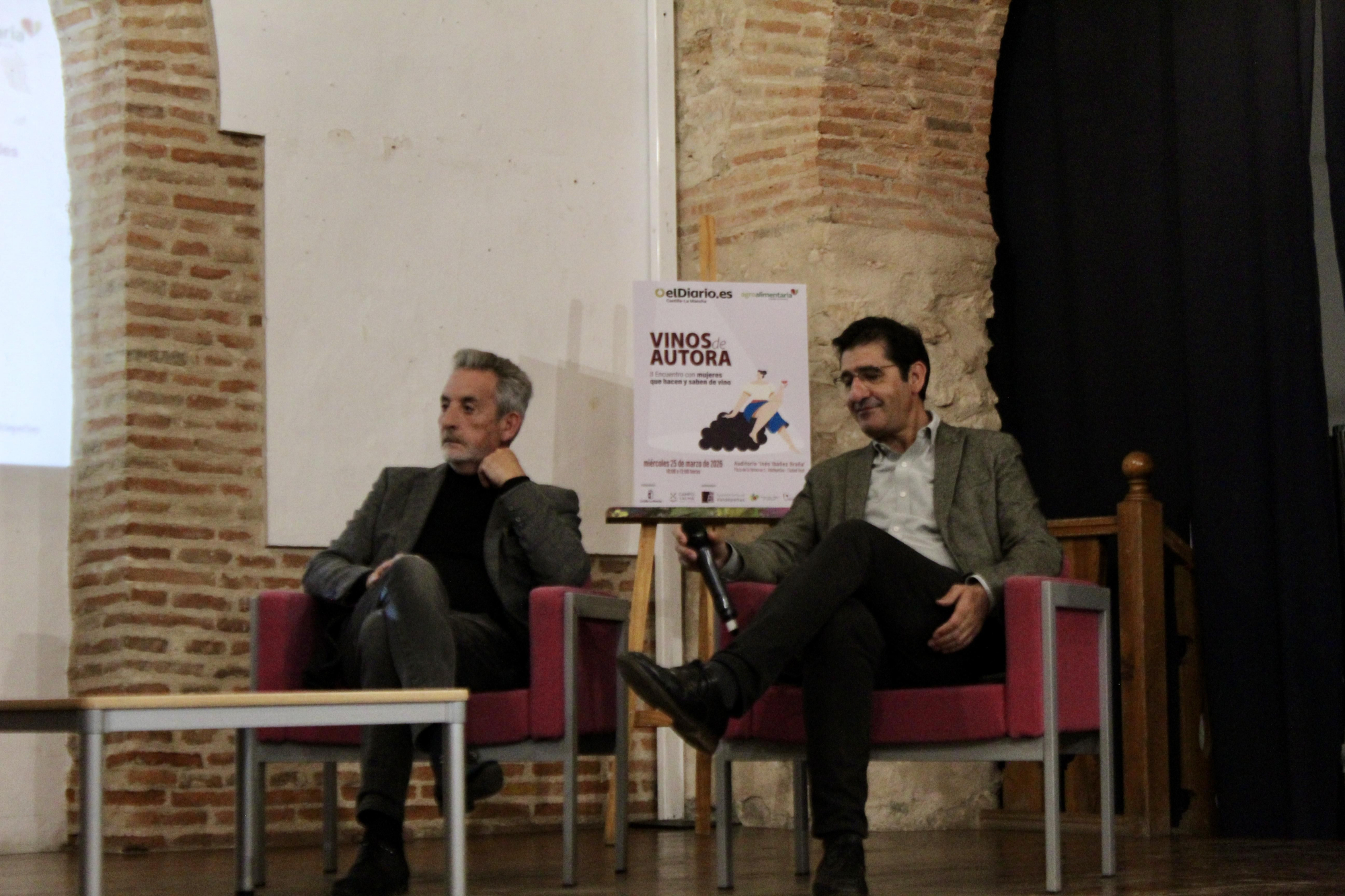 El alcalde de Valdepeñas, Jesús Martín, y el vicepresidente segundo de la Junta de Castilla-La Mancha, José Manuel Caballero