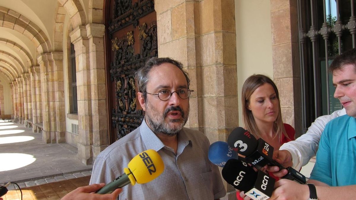 Baños (CUP) dice que Mas "chantajeó" a ANC y Òmnium con no convocar el 27S