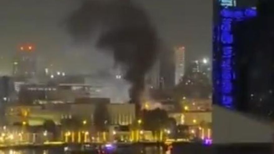 Imagen de la columna de humo del incendio vista por un testigo.