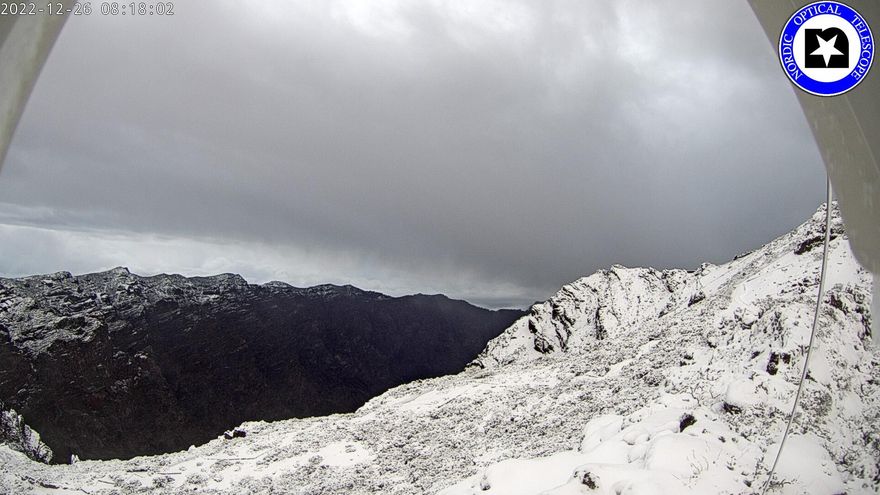 Imagen de las cumbres de La Palma captada este lunes, 26 de  diciembre, de la webcam del Telescopio Óptico Nórdico (NOT por su siglas en inglés).