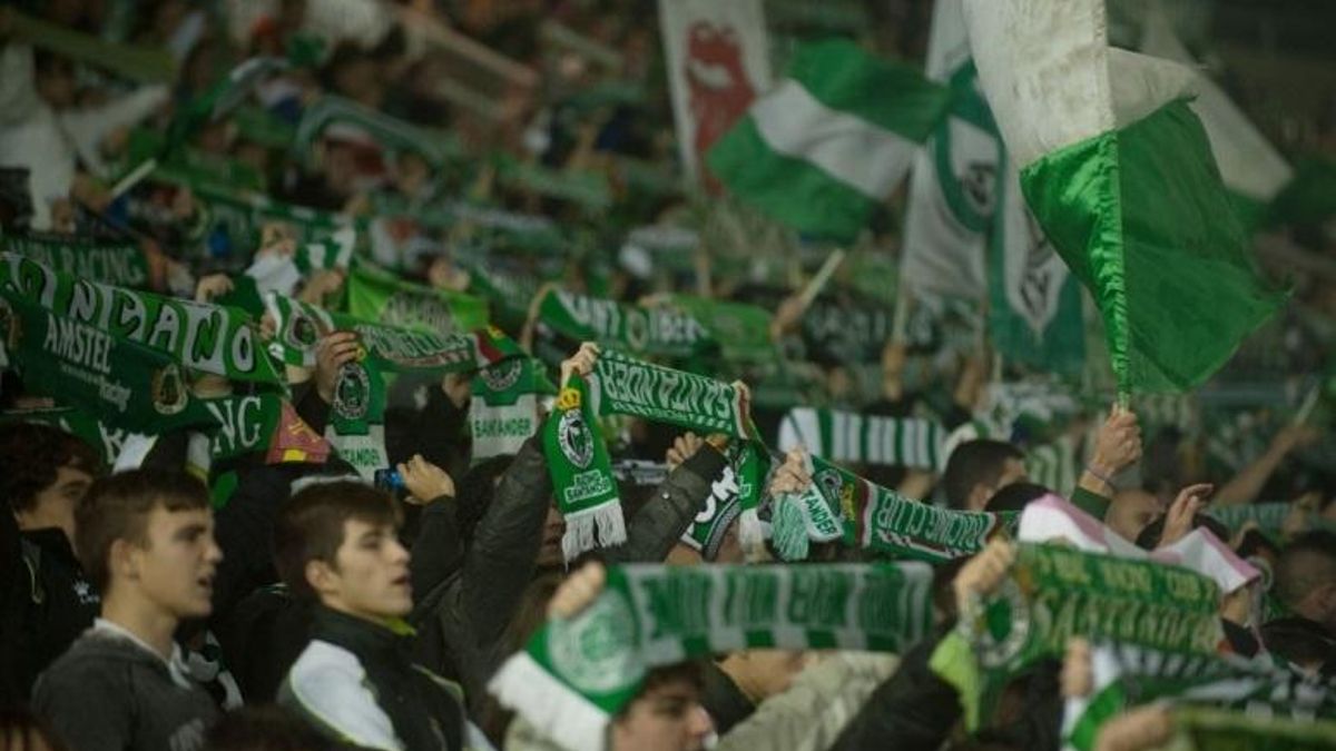 La afición del Racing durante un partido en El Sardinero.