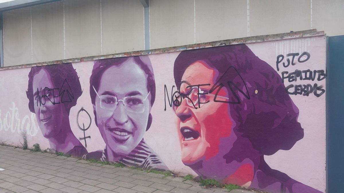 Vandalizan el mural feminista de Calahorra y todo su entorno: "Cerdas"