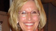 Essure: Erin Brockovich pone a la multinacional farmacéutica Bayer contra las cuerdas