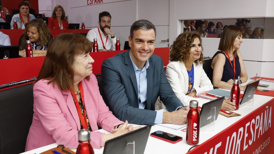 Sánchez, al PSOE: "¿Apoyas el acuerdo para formar un gobierno con Sumar y lograr el apoyo de otras formaciones políticas para alcanzar la mayoría necesaria?"