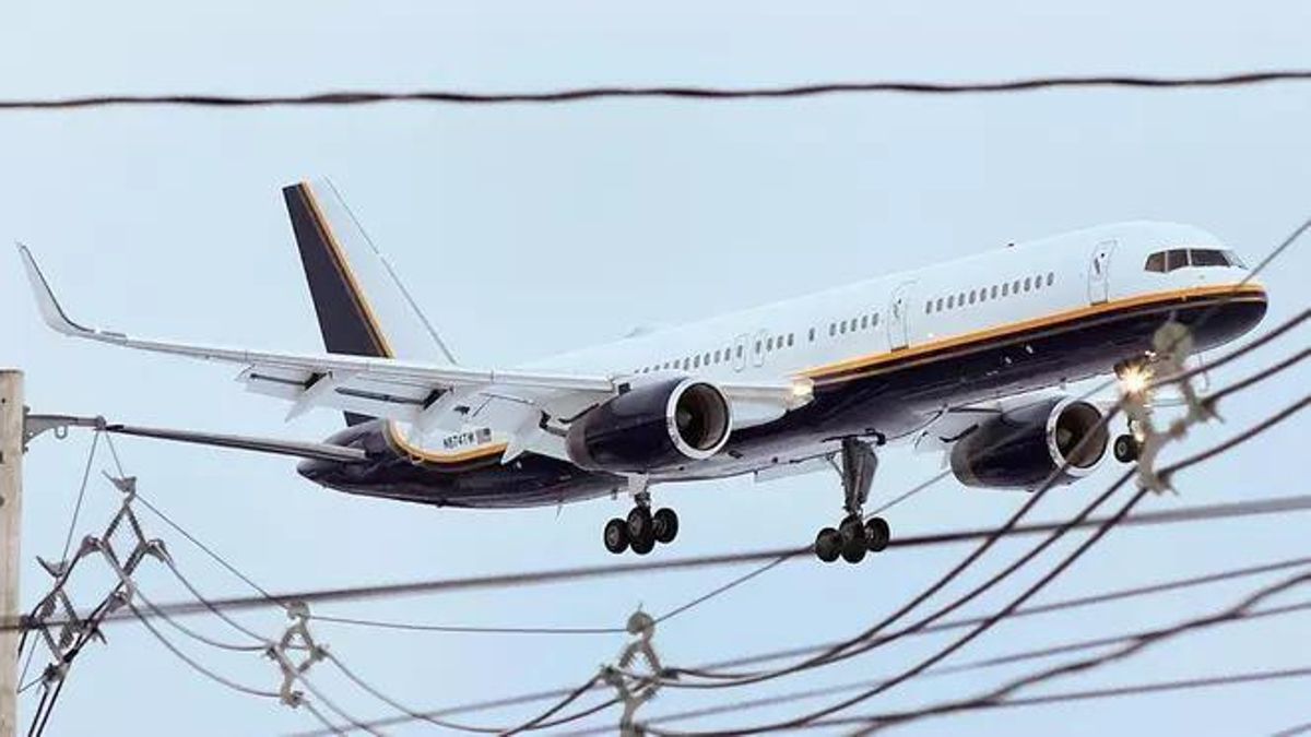 El Boeing 757 arribó a la Base de la Guardia Nacional Aérea de Stewart.