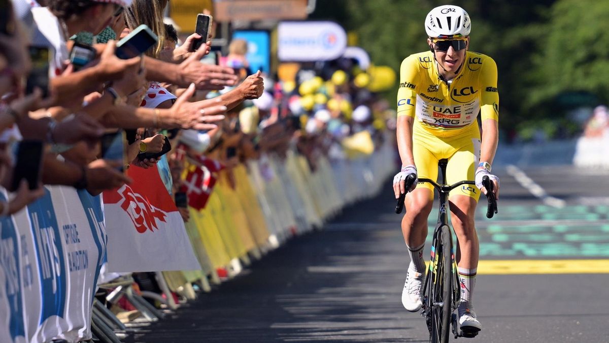 Atacar mientras el rival firma autógrafos: el histórico dominio en el Tour de Francia que Pogacar ha resucitado