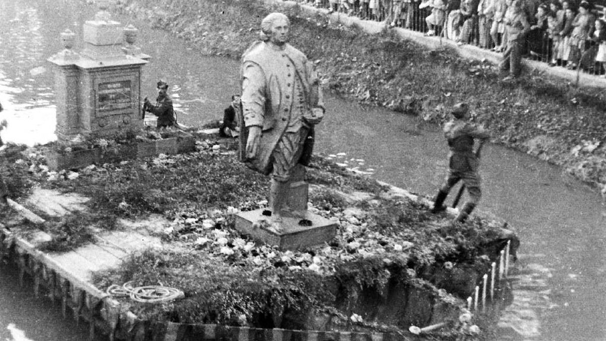 Tramo del Canal con el desfile