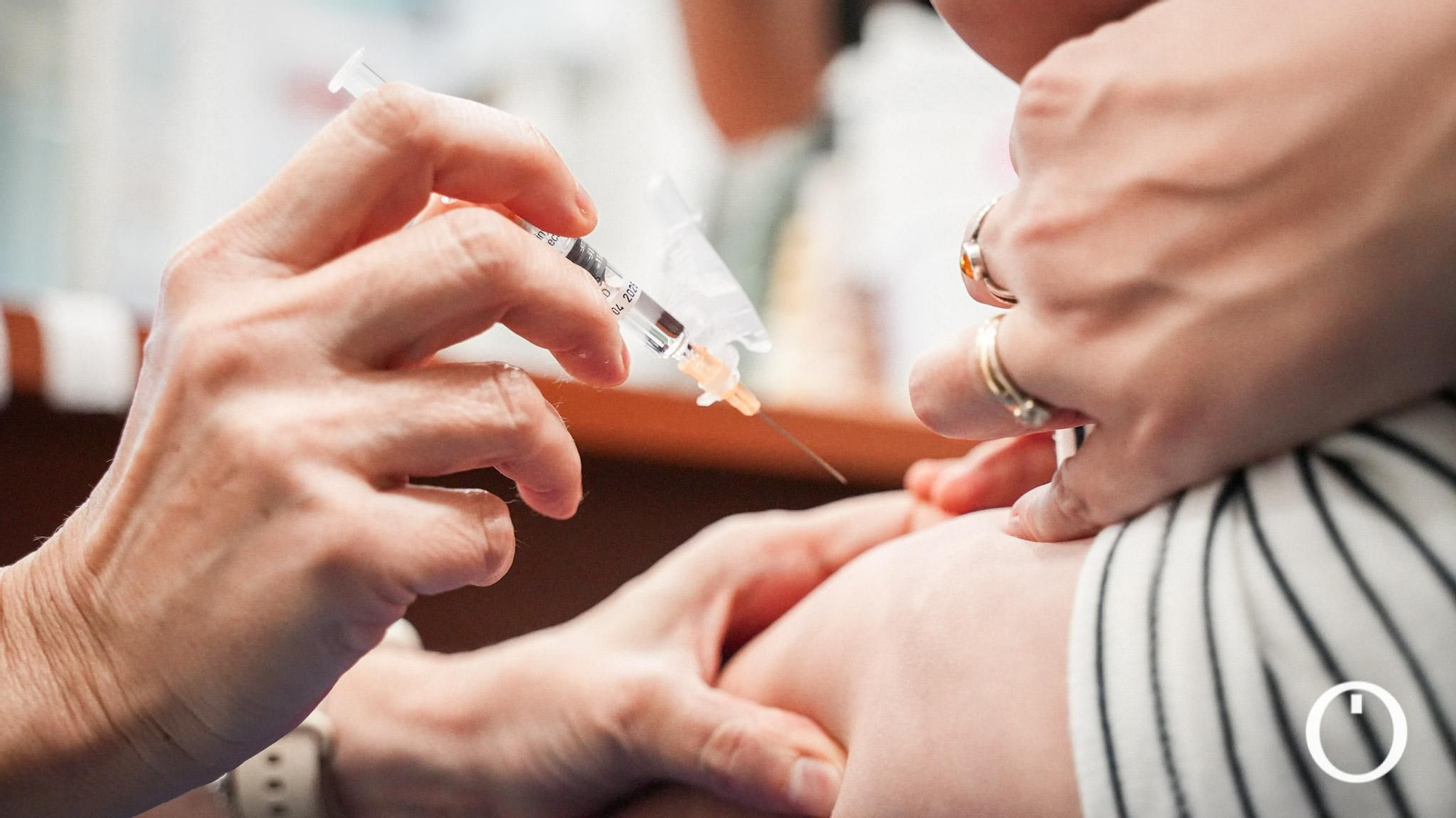 Primer día de vacunación contra la gripe infantil