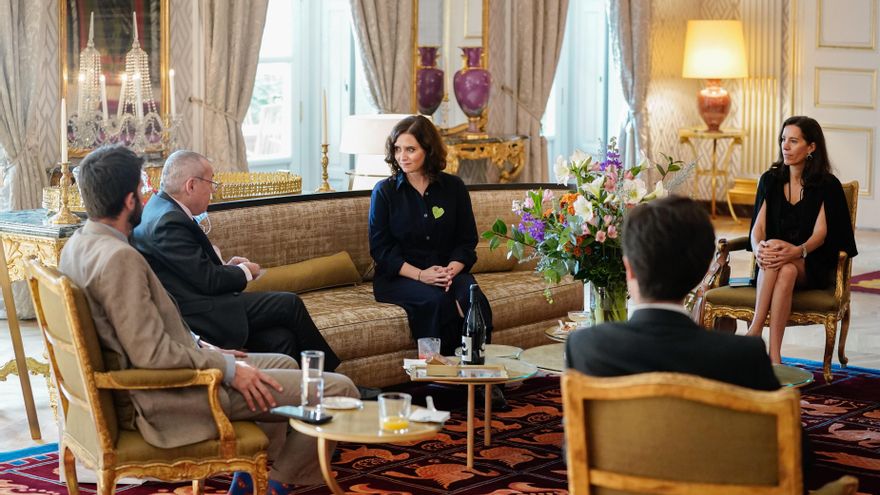La presidenta de la Comunidad de Madrid, Isabel Díaz Ayuso, y el embajador de Francia en España, Jean-Michel Casa, mantienen un encuentro de trabajo.