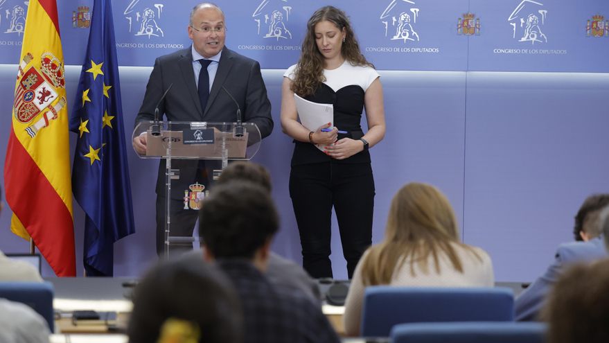 El PSOE ve al PP convertido en un grupo de "hooligans" con el ascenso de Tellado y Muñoz