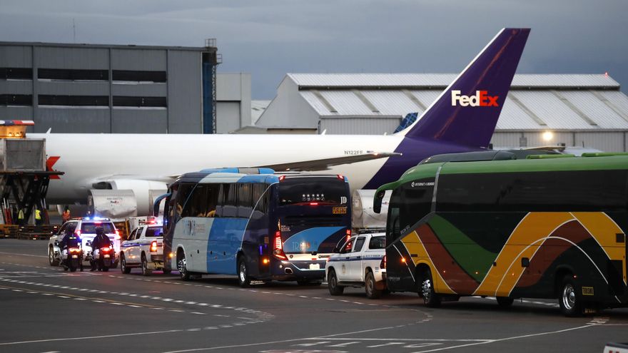 Costa Rica recibe 135 migrantes expulsados de Estados Unidos, entre ellos 65 niños