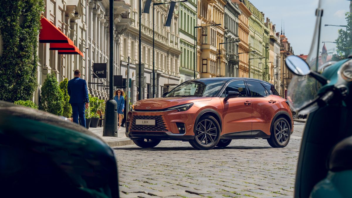Lexus LBX: más frescura y mejoras para 2025