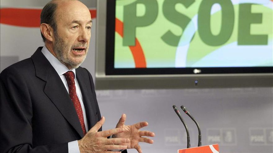 Rubalcaba dice que Chacón, López o Madina tienen mucha vida política por delante