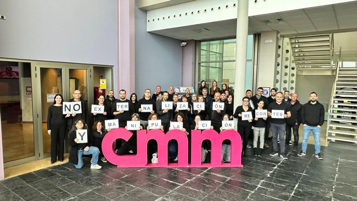 "Contra la externalización, los recortes y la manipulación": La plantilla de CMM critica la "mala gestión" del ente público