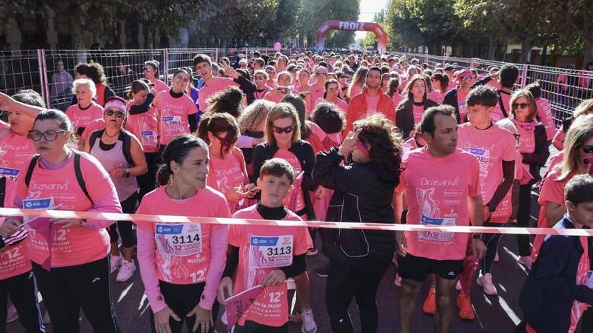 Miles de participantes en la Carrera de la Mujer 2026 en León.