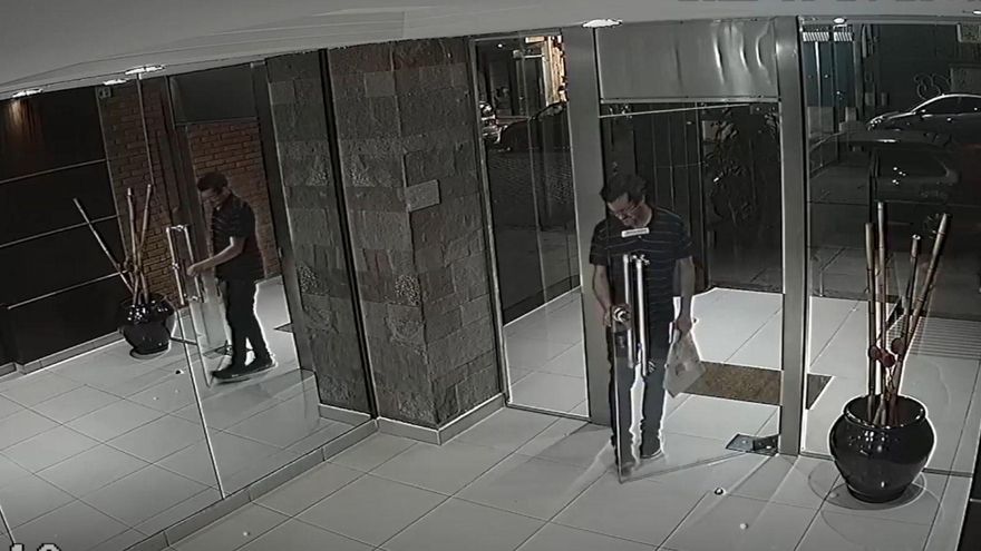 Buscan más videos para saber dónde el presunto doble parricida pudo haber descartado evidencia clave