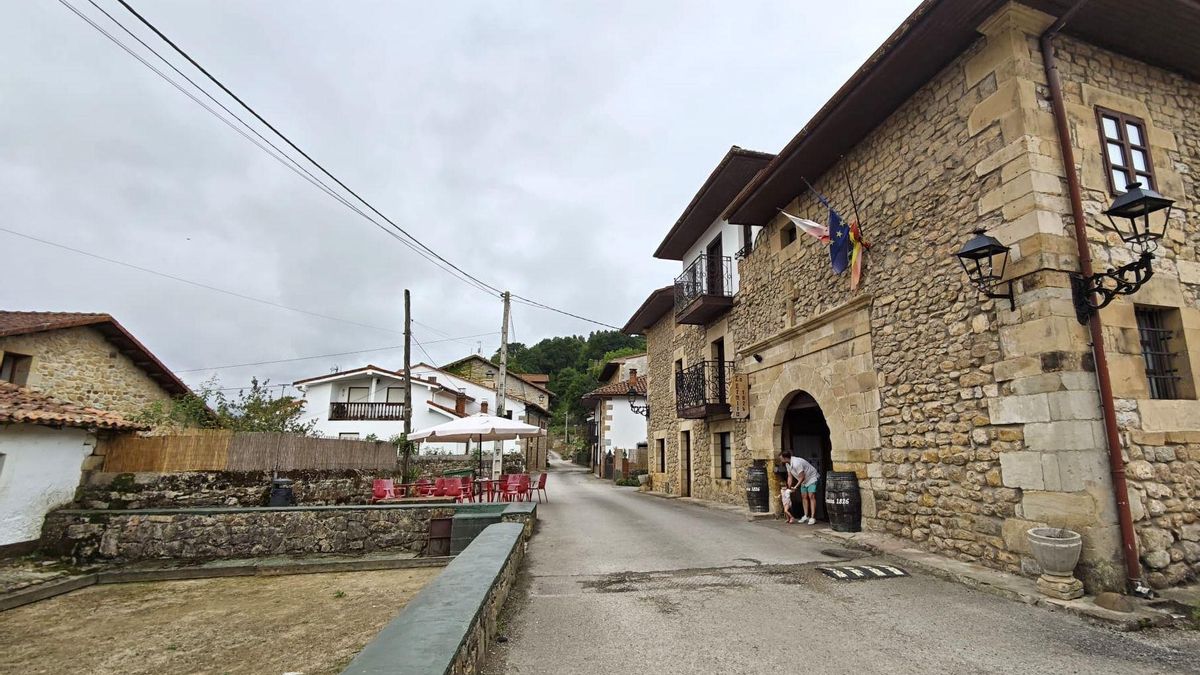 Fin a la vida social de Rudagüera: el único bar cierra para convertirse en pisos turísticos