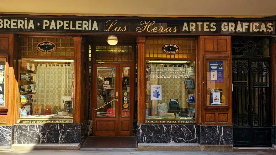 Cuando el tatarabuelo compraba libros donde tú: cómo resisten las librerías más antiguas de España