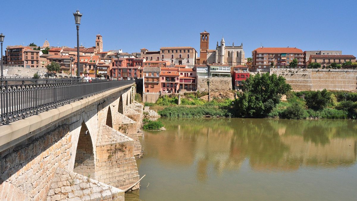 El puente medieval sobre el Duero ofrece una de las panorámicas más bellas de la villa