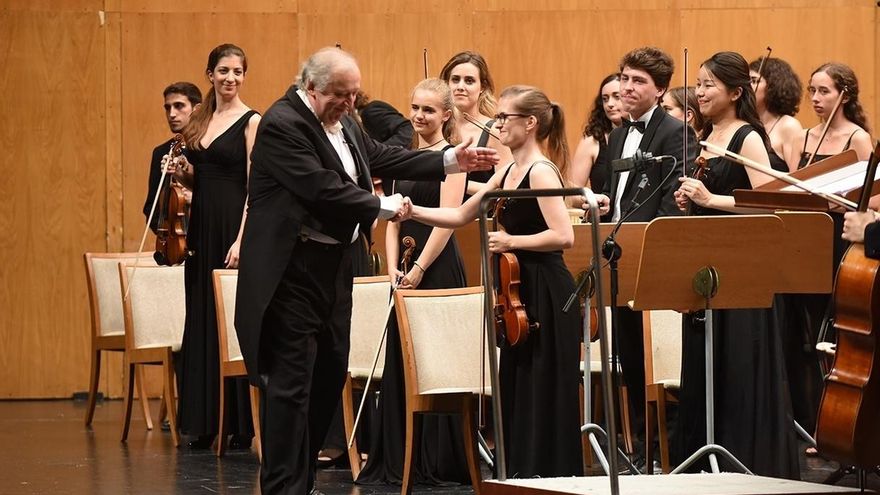 Péter Csaba dirigirá a la Orquesta de Cámara del Encuentro de Música y Academia en la clausura