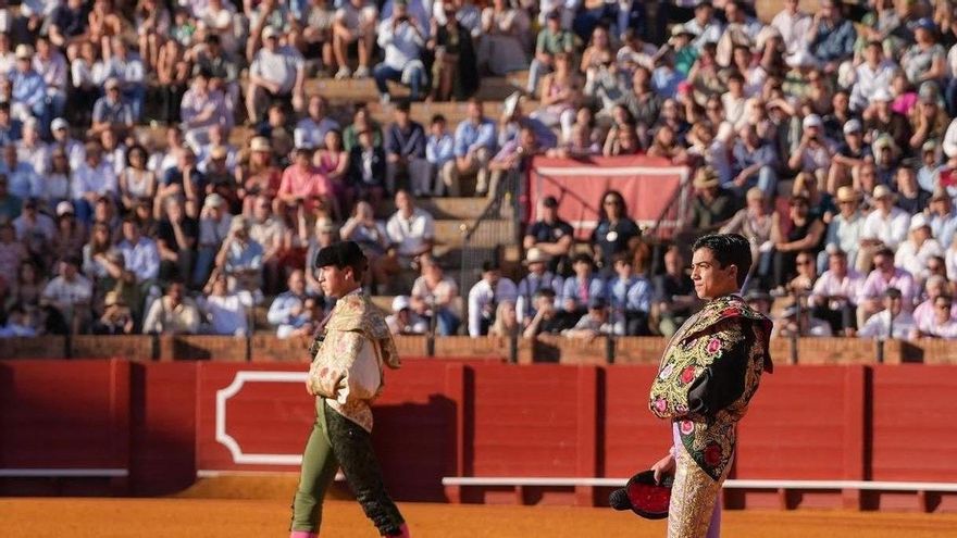 La Maestranza celebra una novillada con público en Sevilla pese al apagón y las recomendaciones del Gobierno