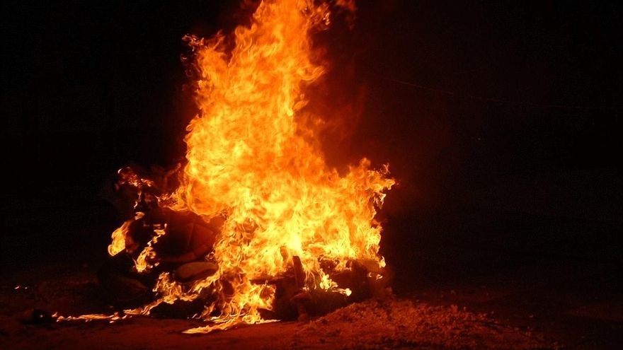 La hogueras de San Juan quedan suspendidas en la provincia "para evitar aglomeraciones"