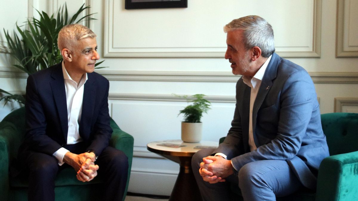El alcalde de Londres elogia a Barcelona por convertir los "retos" del turismo y el cambio climático en "oportunidades"
