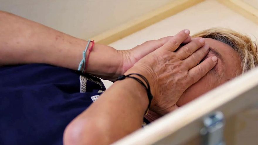 Chelo García Cortés intentó enterrarse viva para superar su claustrofobia por su infancia traumática