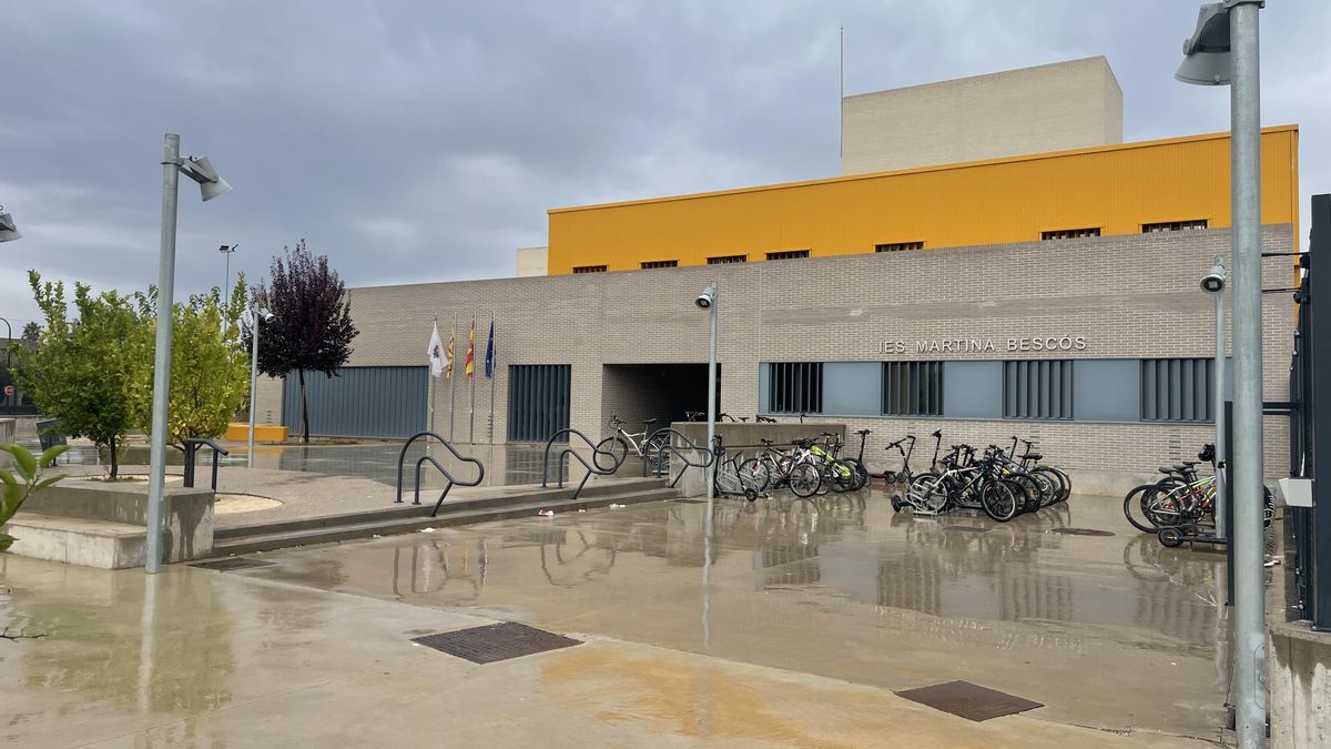 La situación "indigna" del instituto de Cuarte de Huerva: sin administrativo y con aulas sucias por la falta de personal