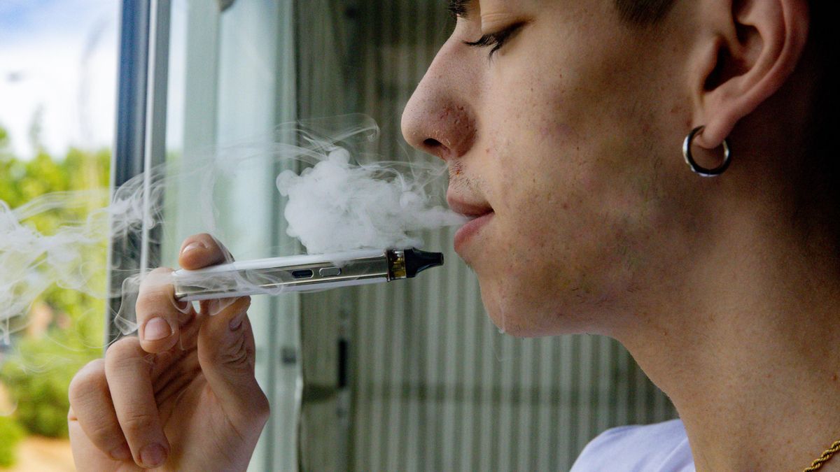Un estudio alerta de que casi la mitad de los jóvenes navarros de entre 14 y 18 años han probado los cigarrillos electrónicos
