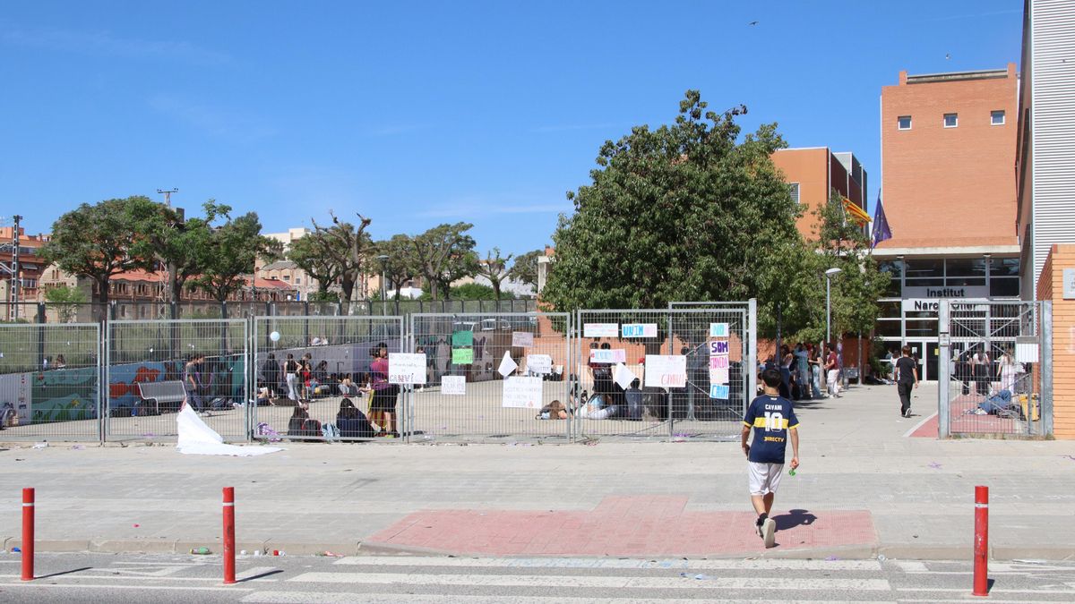Los alumnos de un instituto de Tarragona protestan contra la huelga de celo de sus profesores