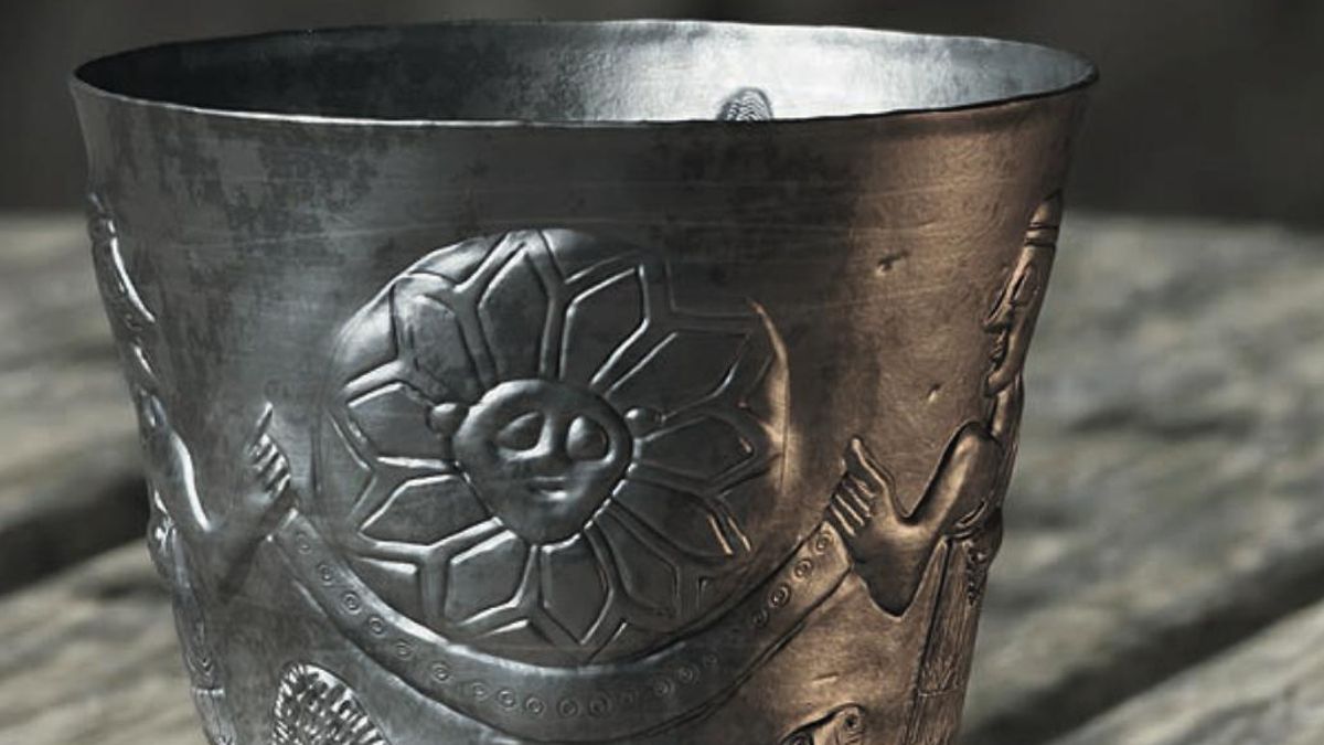 El secreto del pequeño vaso de plata que desafía a uno de los mitos más famosos del Próximo Oriente