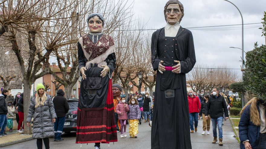 Desfile carnavalero en Marchamalo (Guadalajara)